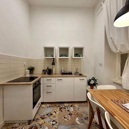 Cozy Studio Flat In The Heart Of Budapest Esterno foto